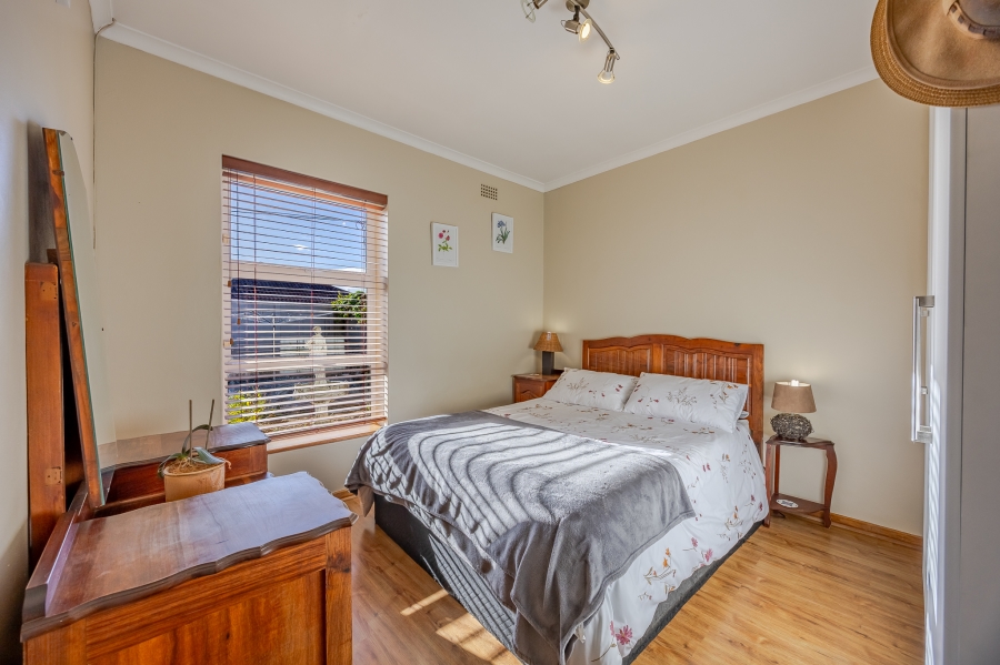 3 Bedroom Property for Sale in Lakeside Western Cape